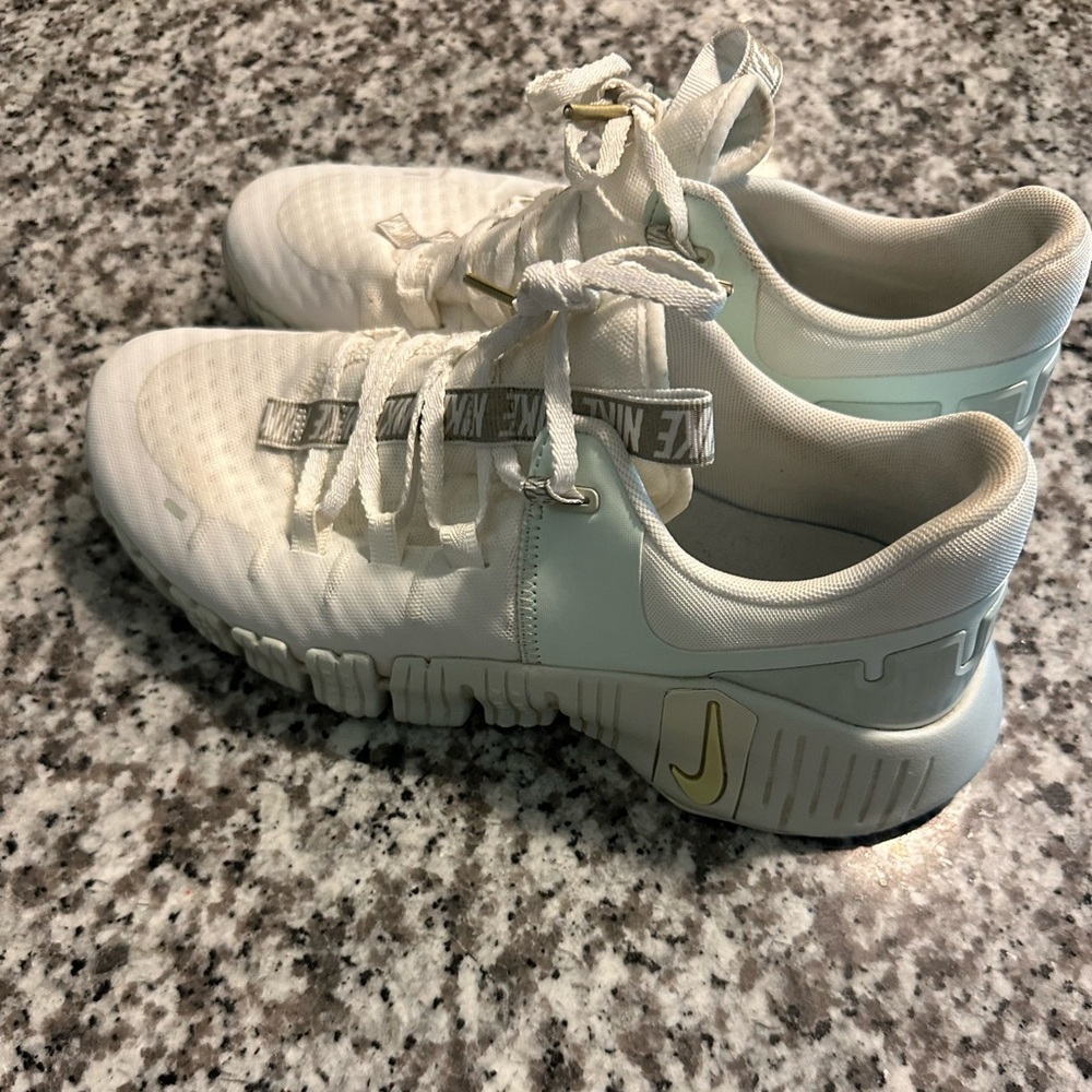 Women’s Nike metcon 5